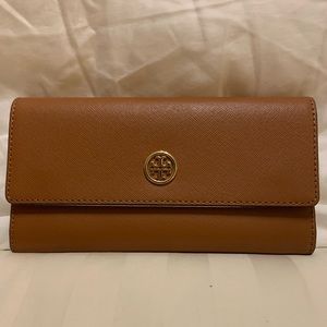 Tory Burch wallet *NWOT*